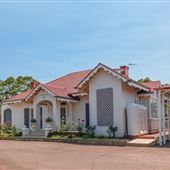 3 Britten St
