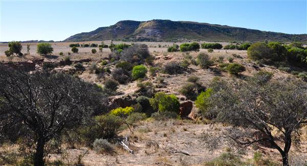 Chapman Valley - White Peaks (Tom Davies house) (3/05/2017 - Credits: Chris Veerhuis)