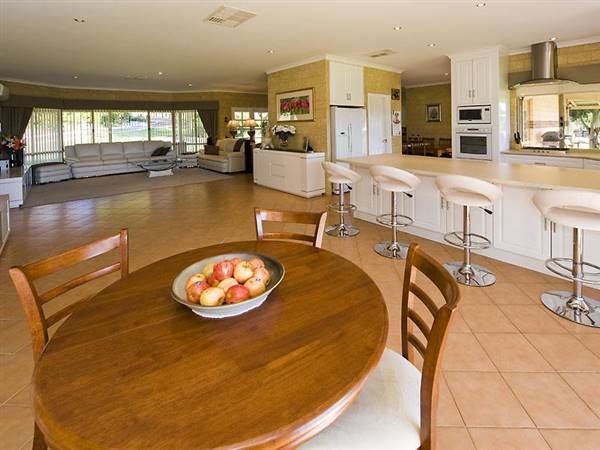 Bullsbrook - Kitchen (23/08/2017)