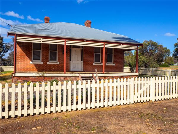 Darkan - Station Master's house - Darkan Station Master's house (2/09/2020 - Credits: Kerryn Chia)