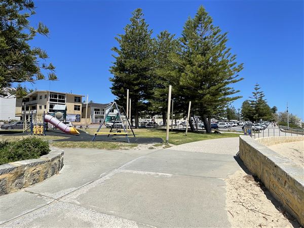 Cottesloe Beach (29/11/2022 - Credits: Crystal Munitich McCallum)