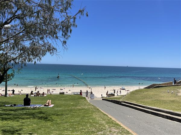 Cottesloe Streets (29/11/2022 - Credits: Crystal Munitich McCallum)