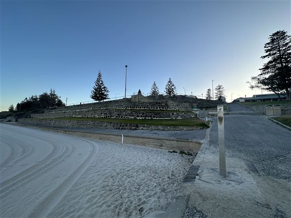 Cottesloe Beach - Cottesloe Beach in the Morning (7/12/2022 - Credits: Crystal Munitich McCallum)