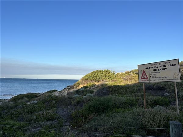 Cottesloe Beach - Footpaths and Sundials (7/12/2022 - Credits: Crystal Munitich McCallum)