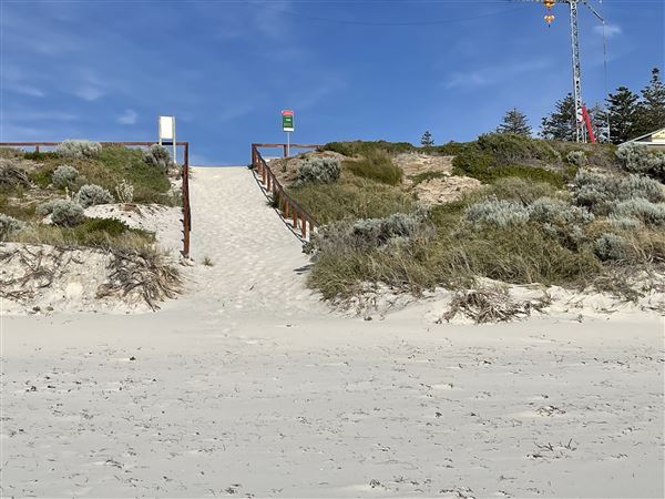 Dutch Inn Beach - Afternoon (7/12/2022 - Credits: Crystal Munitich McCallum)