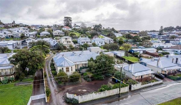 Albany Suburbia (26/02/2025)