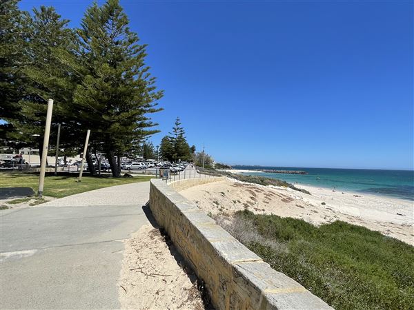 Cottesloe Beach (29/11/2022 - Credits: Crystal Munitich McCallum)