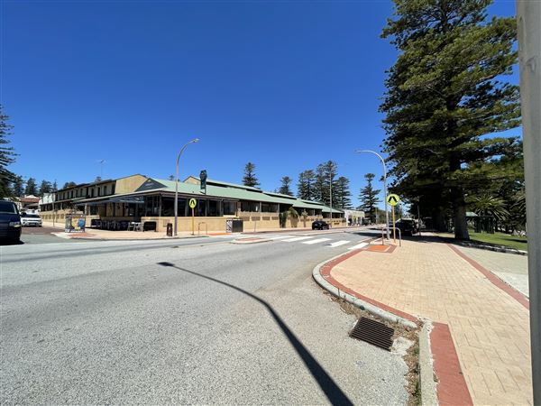 Cottesloe Streets (29/11/2022 - Credits: Crystal Munitich McCallum)