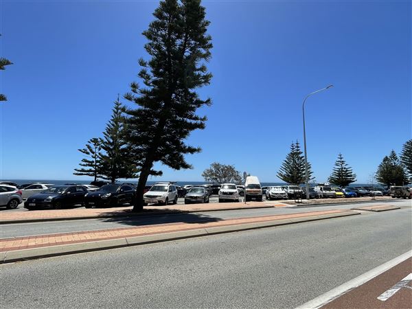 Cottesloe Streets (29/11/2022 - Credits: Crystal Munitich McCallum)