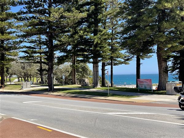 Cottesloe Streets (29/11/2022 - Credits: Crystal Munitich McCallum)