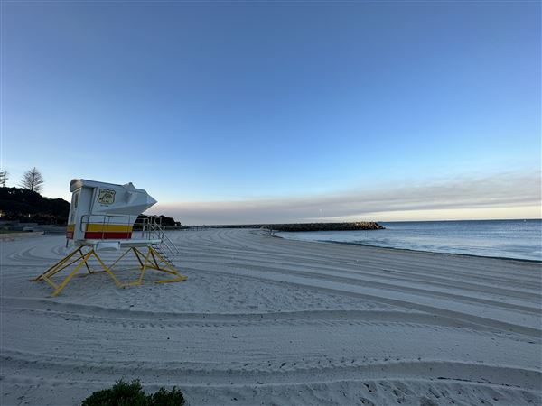 Cottesloe Beach - Cottesloe Beach in the Morning (7/12/2022 - Credits: Crystal Munitich McCallum)