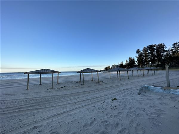 Cottesloe Beach - Cottesloe Beach in the Morning (7/12/2022 - Credits: Crystal Munitich McCallum)