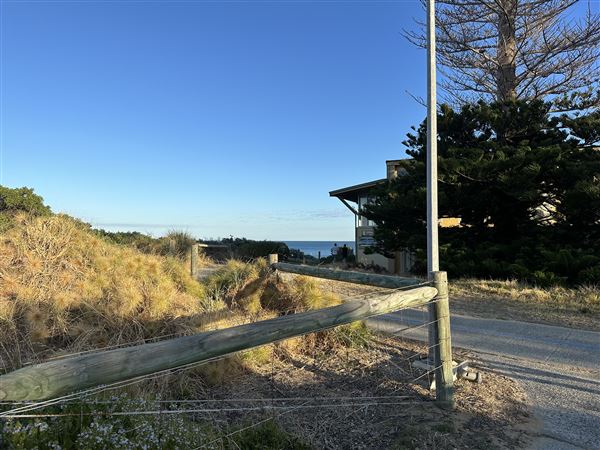 Cottesloe Beach - Footpaths and Sundials (7/12/2022 - Credits: Crystal Munitich McCallum)