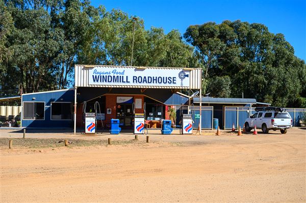 Windmill Roadhouse Regans Ford (4/06/2025 - Credits: Xander Kabat)