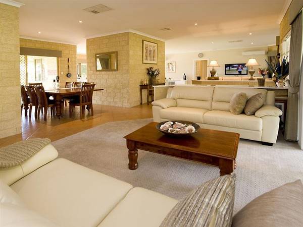 Bullsbrook - Main lounge outlook (23/08/2017)