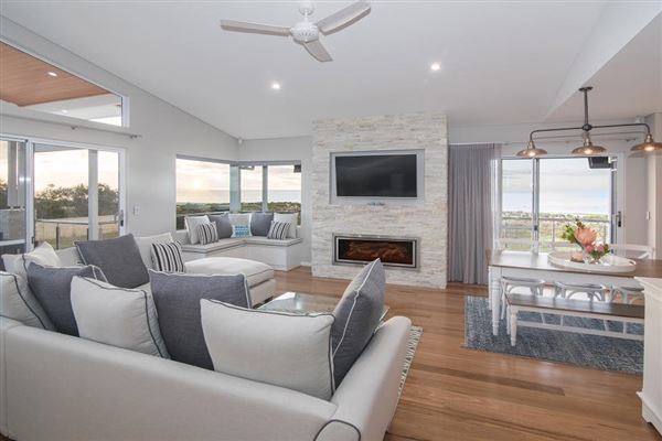 Busselton Beach House (12/04/2018 - Credits: Peter Hughes Photography - Busselton WA)