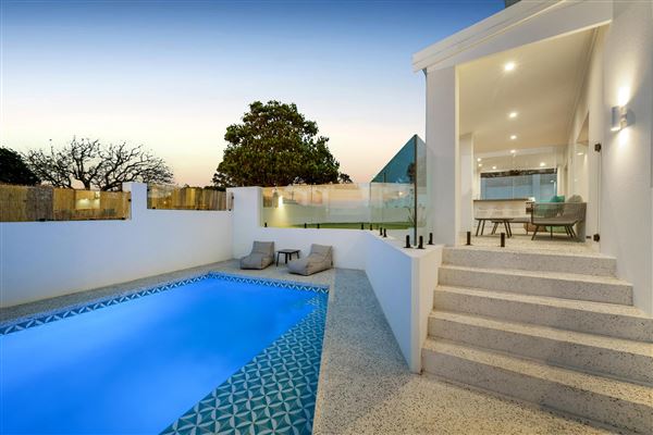 Turquoise Waters Retreat (1/11/2020 - Credits: Crib)