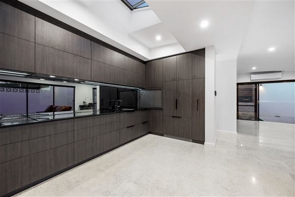 Industrial House (2/12/2020 - Credits: Crib)