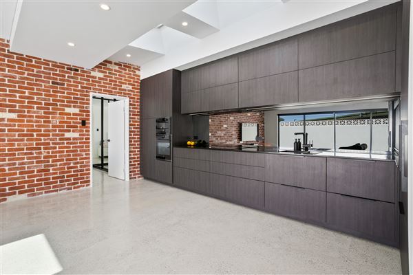 Industrial House (2/12/2020 - Credits: Crib)