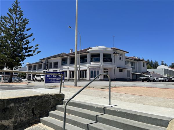 Cottesloe Streets (29/11/2022 - Credits: Crystal Munitich McCallum)