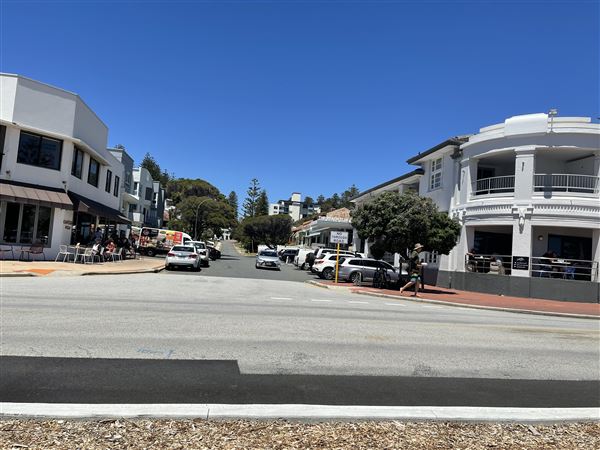 Cottesloe Streets (29/11/2022 - Credits: Crystal Munitich McCallum)