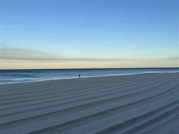 Cottesloe Beach - Cottesloe Beach in the Morning (7/12/2022 - Credits: Crystal Munitich McCallum)