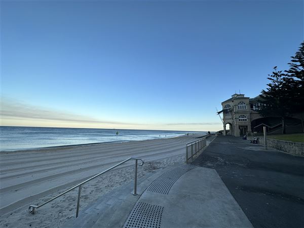 Cottesloe Beach - Cottesloe Beach in the Morning (7/12/2022 - Credits: Crystal Munitich McCallum)