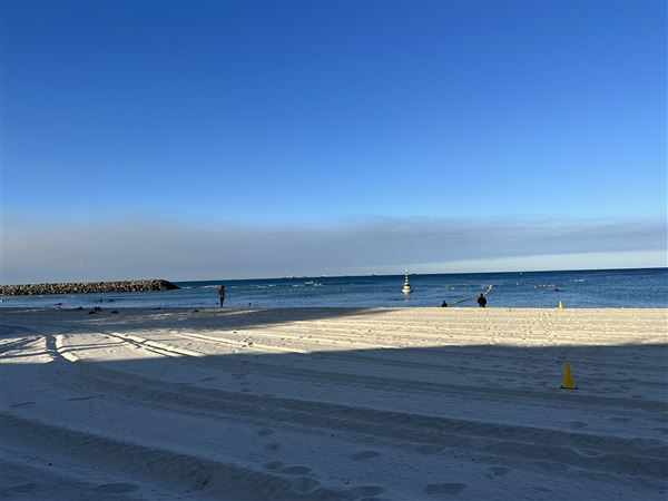 Cottesloe Beach - Cottesloe Beach in the Morning (7/12/2022 - Credits: Crystal Munitich McCallum)