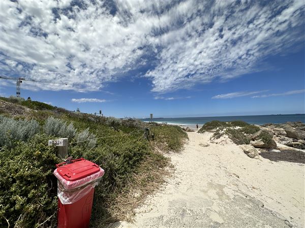 Dutch Inn Beach - Groyne & Footpath (7/12/2022 - Credits: Crystal Munitich McCallum)
