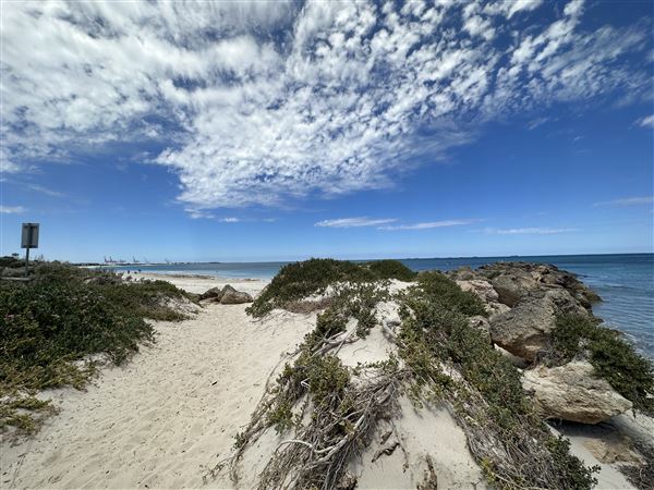 Dutch Inn Beach - Groyne & Footpath (7/12/2022 - Credits: Crystal Munitich McCallum)