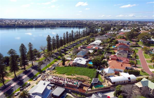 Lake Monger Reserve (1/10/2015 - Credits: Helicam Aerial Imaging)