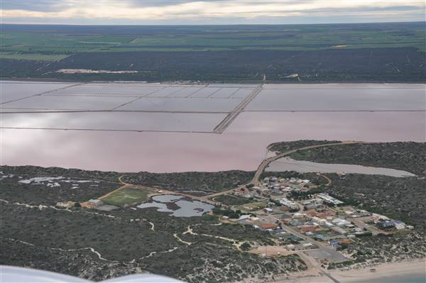 Pink Lake - Hutt Lagoon (15/09/2016 - Credits: Chris Veerhuis)