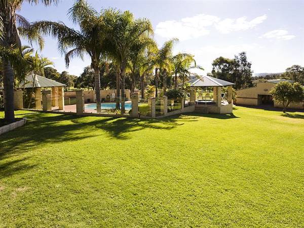 Bullsbrook - Back yard (23/08/2017)