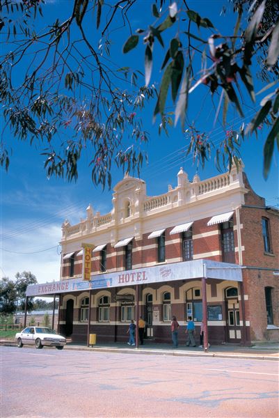 Greenbushes - The Exchange Hotel (16/09/2020 - Credits: Tourism Western Australia)