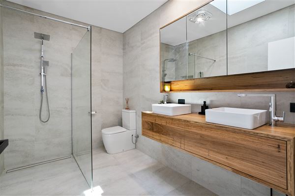 Industrial House (2/12/2020 - Credits: Crib)