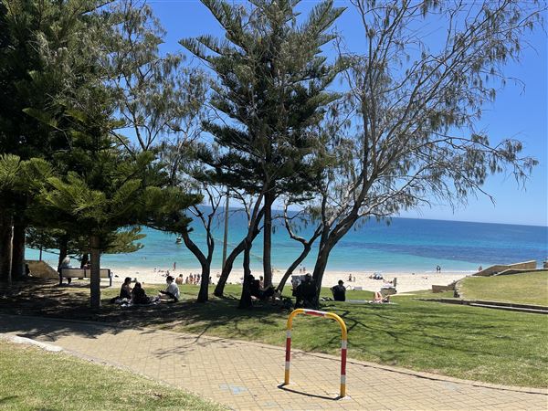 Cottesloe Streets (29/11/2022 - Credits: Crystal Munitich McCallum)