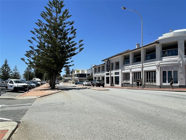 Cottesloe Streets (29/11/2022 - Credits: Crystal Munitich McCallum)