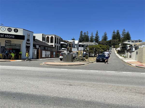 Cottesloe Streets (29/11/2022 - Credits: Crystal Munitich McCallum)