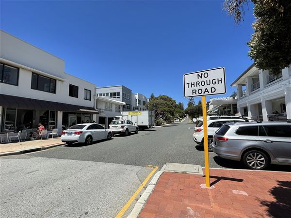 Cottesloe Streets (29/11/2022 - Credits: Crystal Munitich McCallum)
