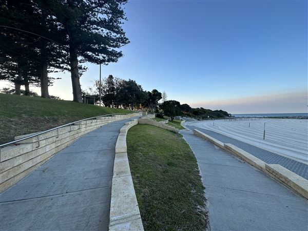 Cottesloe Beach - Cottesloe Beach in the Morning (7/12/2022 - Credits: Crystal Munitich McCallum)