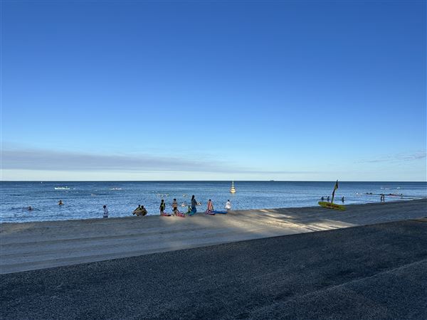 Cottesloe Beach - Cottesloe Beach in the Morning (7/12/2022 - Credits: Crystal Munitich McCallum)