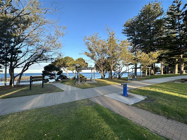 Cottesloe Beach - Footpaths and Sundials (7/12/2022 - Credits: Crystal Munitich McCallum)