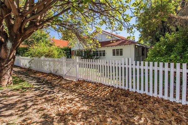 Curtin Family Home (6/05/2015 - Credits: The National Trust of Australia)