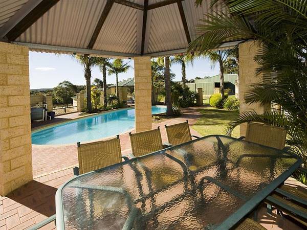 Bullsbrook - Pool area (23/08/2017)