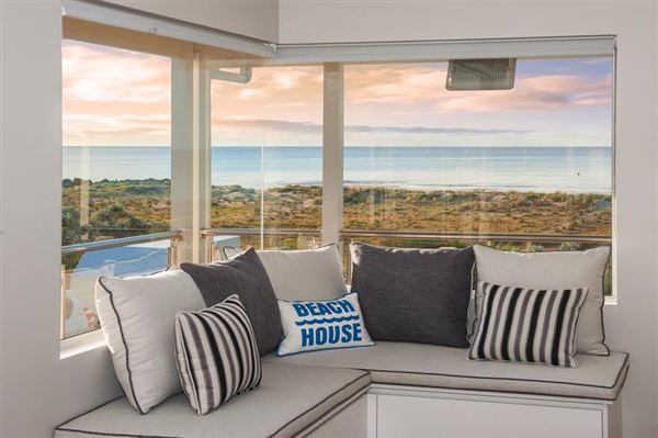 Busselton Beach House (12/04/2018 - Credits: Peter Hughes Photography - Busselton WA)