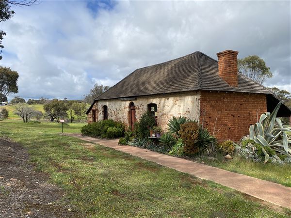 Arthur River - Historical Buildings - The Arthur historical buildings - old Mt Pleasant Inn Kitchen, and stables (16/09/2020 - Credits: Kerryn Chia)