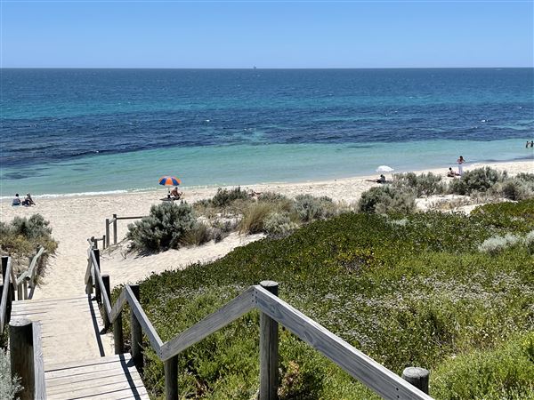 Cottesloe Beach (29/11/2022 - Credits: Crystal Munitich McCallum)