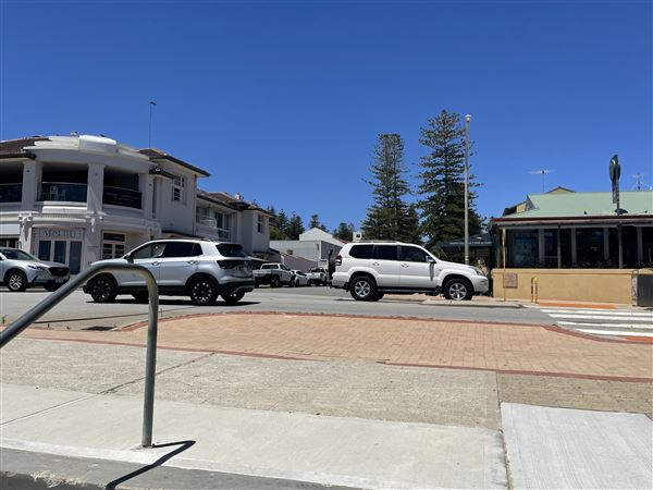 Cottesloe Streets (29/11/2022 - Credits: Crystal Munitich McCallum)