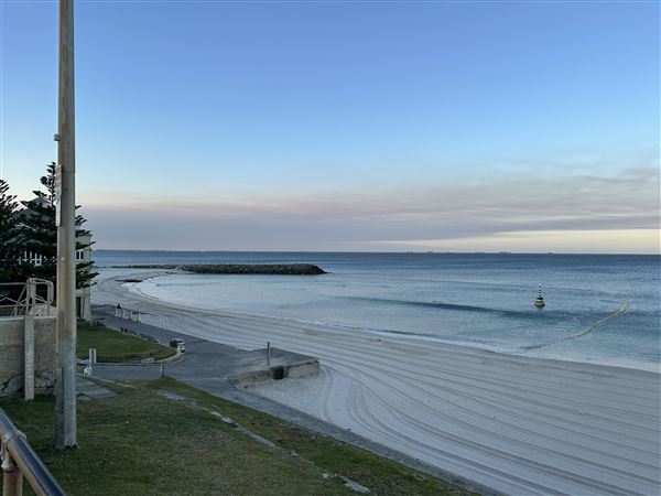 Cottesloe Beach - Cottesloe Beach in the Morning (7/12/2022 - Credits: Crystal Munitich McCallum)