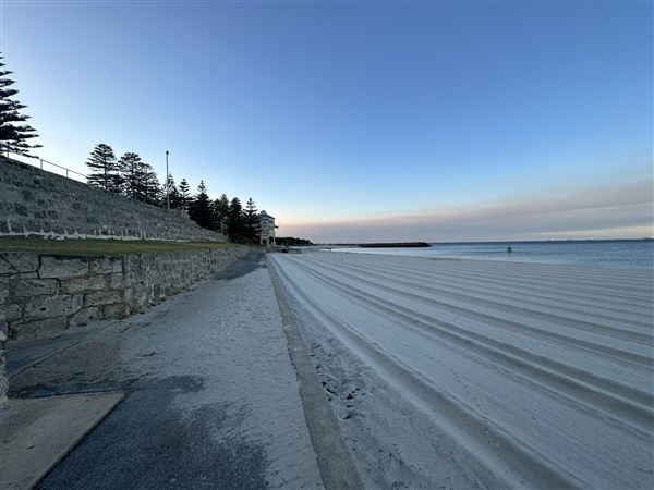 Cottesloe Beach - Cottesloe Beach in the Morning (7/12/2022 - Credits: Crystal Munitich McCallum)